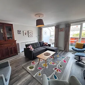 Apartment Central, Comfortable And Spacious 4 Bed Duplex, Dublin